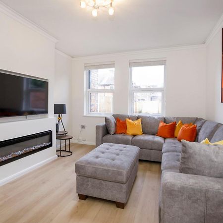 The Burton York 3 Bedroom House Sleeps 6 Exterior photo
